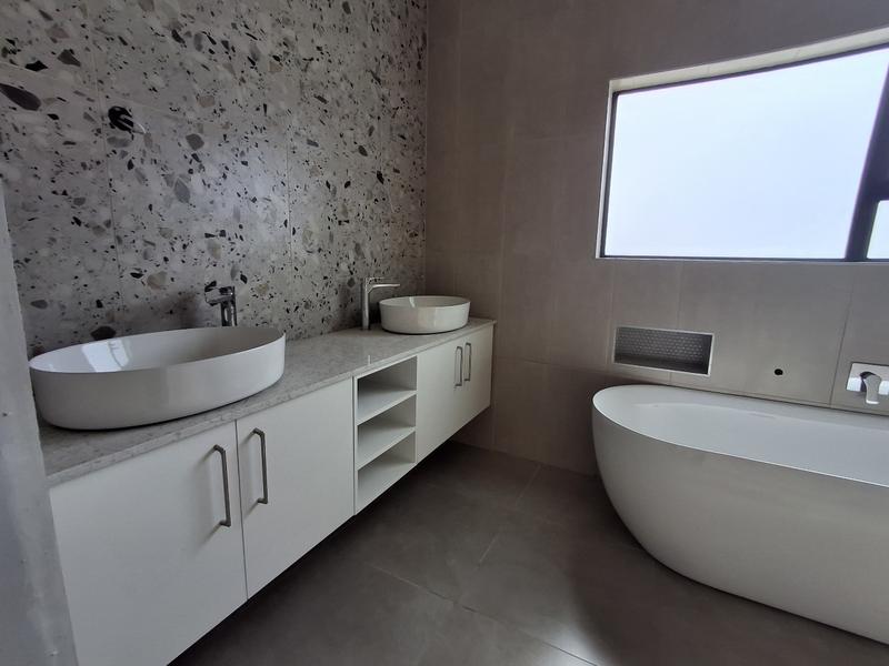 3 Bedroom Property for Sale in Sandy Point Western Cape